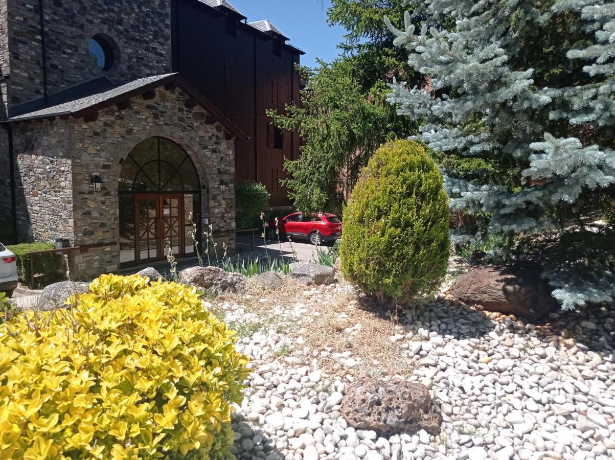 Cerdanya En Familia Montana Park Appartement Enveitg Buitenkant foto